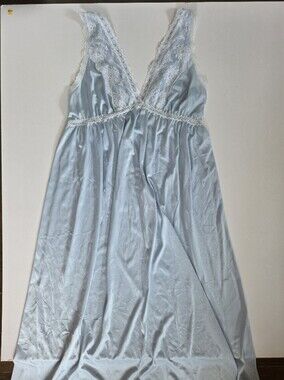 Vtg Miss Elaine Maxi Gown Cottagecore Lace Ribbon Nightie floor length M